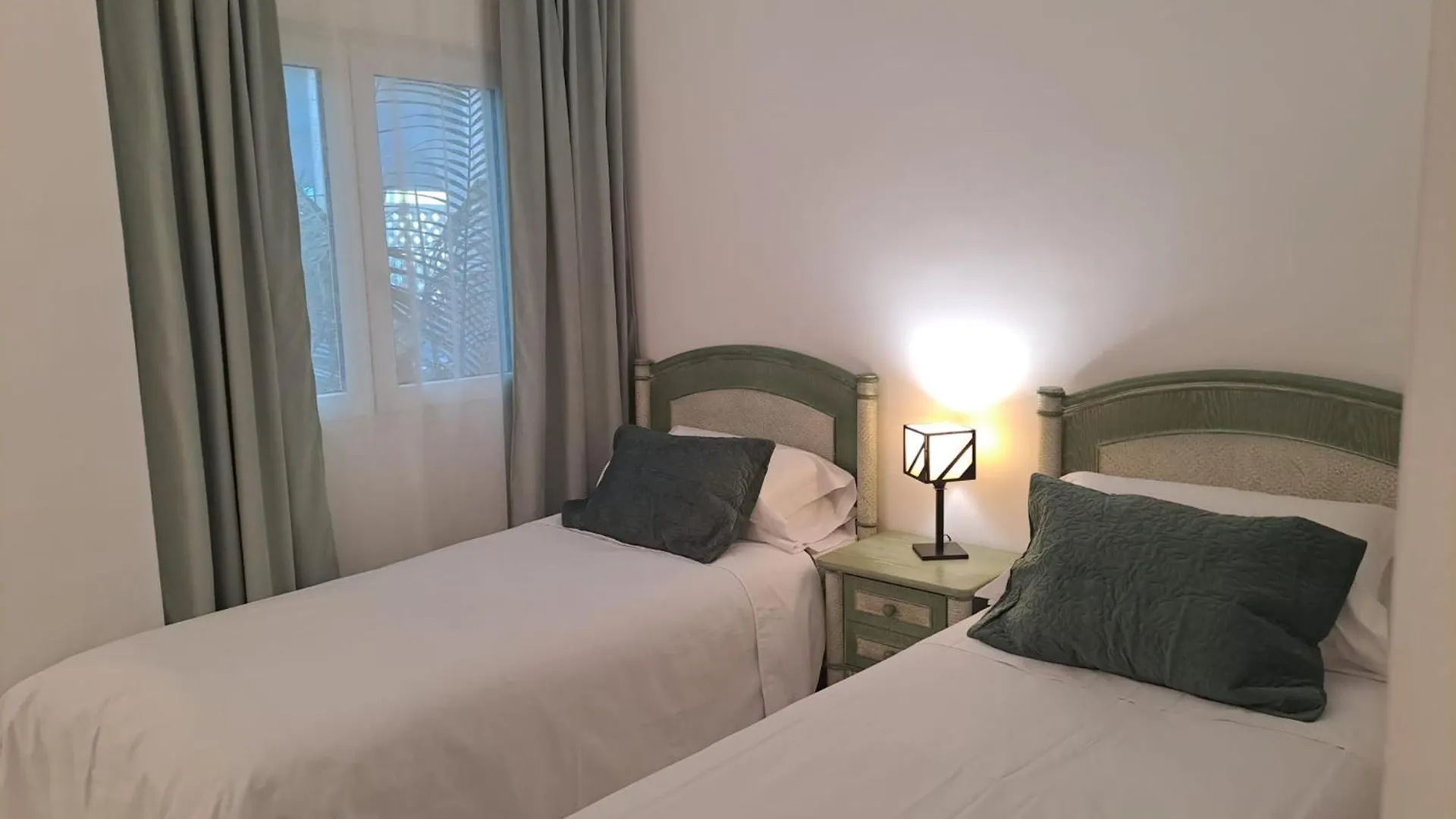 Luminous Apartment In Playas Del Duque , Puerto Banus By Holidays & Home マルベーリャ